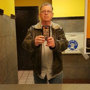 Meet your Posher, Warren